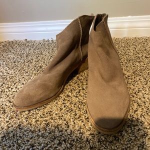 Dolce Vita suede ankle boots
